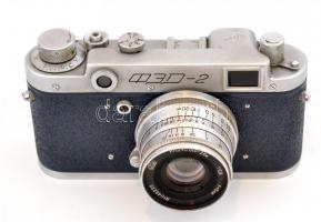 cca 1956 FED-2 szovjet távmérős fényképezőgép, Industar-26m 50mm f/2.8 objektívvel, eredeti bőr tokj...