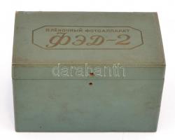 cca 1956 FED-2 szovjet távmérős fényképezőgép, Industar-26m 50mm f/2.8 objektívvel, eredeti bőr tokj...