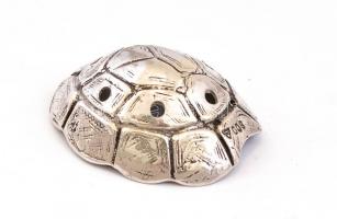 Ezüst(Ag) teknőspáncél formájú fogpiszkálótartó, jelzett, 4×3 cm, nettó: 17,4 g