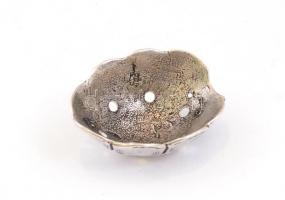 Ezüst(Ag) teknőspáncél formájú fogpiszkálótartó, jelzett, 4×3 cm, nettó: 17,4 g