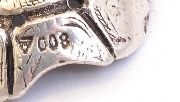 Ezüst(Ag) teknőspáncél formájú fogpiszkálótartó, jelzett, 4×3 cm, nettó: 17,4 g