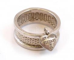 Ezüst(Ag) széles gyűrű, Tiffany jelzéssel, méret: 57, nettó: 4,47 g