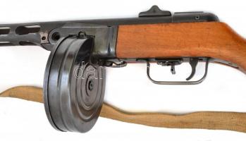 cca 1950 PPS géppisztoly bőr szíjjal, hatástalanított, hiányos, h: 84cm