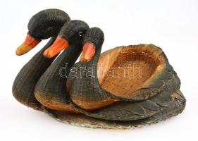 3 db vadkacsa figurális lapos kosár, festett nád, jó állapotban