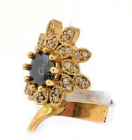 Aranyozott ezüst(Ag) virágos köves gyűrű, jelzett, méret: 57, bruttó: 8,51 g