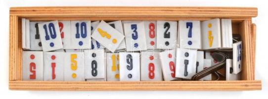 Régi táblás römi játék fa dobozban, hiánytalan állapotban, 9,5x29x7 cm