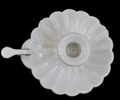 Zománcozott kézi, fehér, gyertyatartó, enyhén kopottas állapotban 14x17,5 cm, m: 5 cm