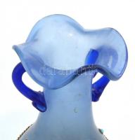 Kék szakított üveg váza, fém rátéttel, díszítésekkel. Kopásokkal, rozsdával, hiányzó részekkel, folt...