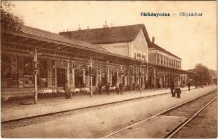 Párkánynána, Párkány-Nána, Stúrovo-Parkan; pályaudvar, vasútállomás. Vasúti levelezőlapárusítás 272. / railway station