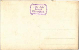 Ditró, Gyergyóditró, Ditrau; Római katolikus templom, kerekeskút / church, well. Tilly Artz Fotograf...