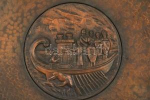 Réz fali tányér gálya vagy csatahajó ábrázolással, d: 33,5 cm