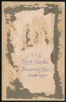 1912 A vívóklub tenisztársasága, hátoldalon feliratozott fotó, 9×14 cm