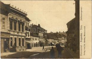 Nagyszeben, Hermannstadt, Sibiu; Heltauergasse / Disznódi utca, Frentz, Wilhelm Klein, Kulcsár üzlete, illatszertár. Joh. Gürtler kiadása / street view, shops, parfumery