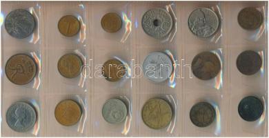 Vegyes 51 db-os érme tétel berakóban, benne többek között magyar, mexikói, dán, vietnámi és brit dar...