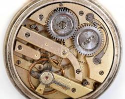 Régi zsebórák gyűjteménye. 15 db, mind működő állapotban, közötte ezüst is. Tároló dobozzal