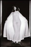 A női test szépsége, különböző időpontokban, eltérő helyszíneken és több fotómodell közreműködésével...