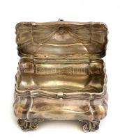 Ezüst(Ag) virágos dobozka, jelzett, 12×7,5×11 cm, nettó: 159,2 g
