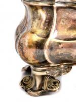 Ezüst(Ag) virágos dobozka, jelzett, 12×7,5×11 cm, nettó: 159,2 g