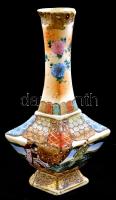 Japán váza, kézzel festett, alján kopott jelzéssel, lepattanásokkal, restaurálás nyomaival, m: 25 cm