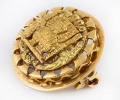 Arany (Au) 18K medál és bross egyben, jelzett, d: 2,5 cm, nettó: 7,6 g