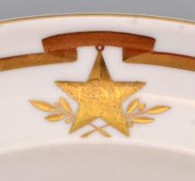 1952 Herendi porcelán mély tányér Rákosi címerrel. Feltehetően gyártás előtti egyedi mintadarab a fe...