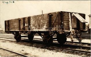 MÁV (Magyar Királyi Államvasutak) vagon / Hungarian State Railways, wagon. Gőzmozdony Szaklap photo
