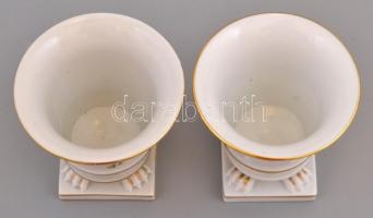 Herendi virágmintás urna vázák 2 db. Jelzett, kézzel festett, kis kopással. m: 8 cm