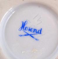 Herendi virág mintás talpas váza. Kézzel festett, jelzett, kis kopásokkal 17 cm