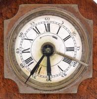 XIX. sz vége. Asztali óra ébresztő funkcióval, Réz figura díszítéssel. Fa test, zománc számlap. Javí...