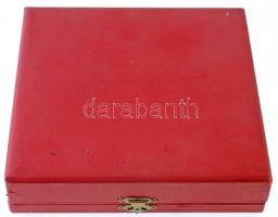 Búza Barna (1910-2010) 1983. "Semmelweis - Michaelis" kétoldalas Br érem sérült dísztokban...