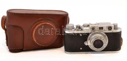 Zorkij szovjet fényképezőgép, Industar-22 f/3,5 50mm objektívvel, bőr tokban,