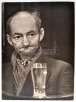 cca 1970 Bojár Sándor (1914-2000): Az italom és én, jelzetlen fotóművészeti alkotás, szakadással, 39×29,5 cm