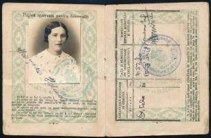 cca 1936-40 Románia magyar hölgy részére kiállított fényképes igazolvány, okmánybélyegekkel, bejegyzéssel