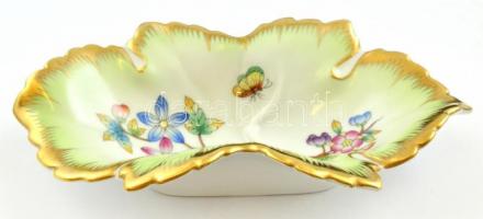 Herendi Viktória mintás tálka. Kézzel festett, jelzett, hibátlan. 15x8,5 cm