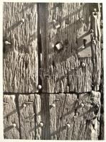 Tóth István (1926-2016): Öreg kapu, pecséttel jelzett, feliratozott vintage fotóművészeti alkotás, 39×29 cm