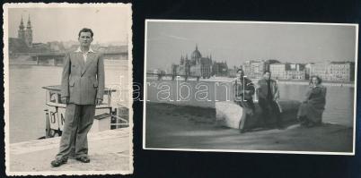 1949-1953 A budapesti Kossuth-hidat ábrázoló 2 db fotó, a hátoldalakon bejegyzésekkel, 8,5x13,5 cm és 11x8 cm