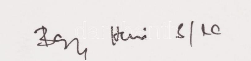 Bopp Heni (?-): Piros árnyék, jelzett fotóművészeti alkotás, 40×26,5 cm