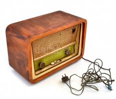 cca 1960 Vadásztölténygyár R 035 / F/ B elektroncsöves rádió. Nem kipróbált. 43x30 cm