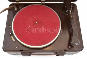 cca 1960 retró szovjet hordozható lemezjátszó műanyag, repedt tokkal  + kb. 40 db lemezjátszó tű műa...