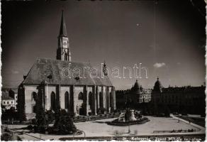 1940 Kolozsvár, Cluj; Szent Mihály templom, Mátyás király szobor, automobilok, üzletek / church, Matthias Corvinus statue, monument, automobiles, shops + 1940 Kolozsvár visszatért So. Stpl. (non PC) (EK)