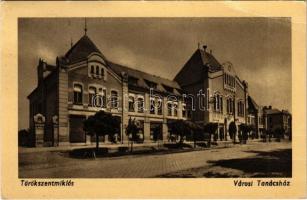 1953 Törökszentmiklós, Városi tanácsház. Képzőművészeti Alap Kiadóvállalat (EB)