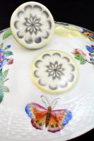 Herendi Viktória leveses tál. Kézzel festett, jelzett, Restaurált, sérült