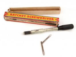 Ratchet screwdriver, régi csehszlovák profi, kihúzható csavarhúzó, 2 db hosszú bittel, eredeti karto...