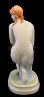 Zsolnay Zsuzsanna (térdelő női akt), kézzel festett, jelzett, hibátlan, m: 22,5 cm