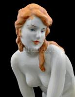 Zsolnay Zsuzsanna (térdelő női akt), kézzel festett, jelzett, hibátlan, m: 22,5 cm