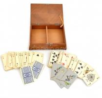 Fa kártya láda  MÁV réz plakettel. Benne Ikarusz francia kártya pakli (hiányos) Intarziás ládika. 21...