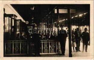 1929 Sankt Valentin, Bahnhof / railway station, restaurant, waiters, buffet, railwaymen (fa)