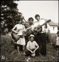 cca 1960-as években készült, 13 db vintage NEGATÍV különféle témákról (ravatal, járművek, építkezés,...