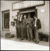 cca 1960-as években készült, 13 db vintage NEGATÍV különféle témákról (ravatal, járművek, építkezés,...