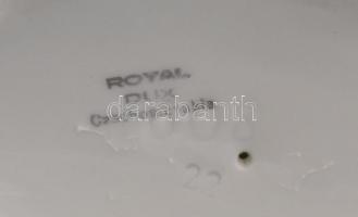 Royal Dux őz. Fehér mázas, jelzett, hibátlan. 11,5 cm